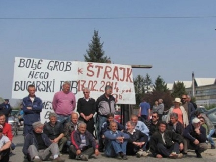 Radnici Interleminda blokirali put Leskovac-Vranje (Foto: JuGmedia)